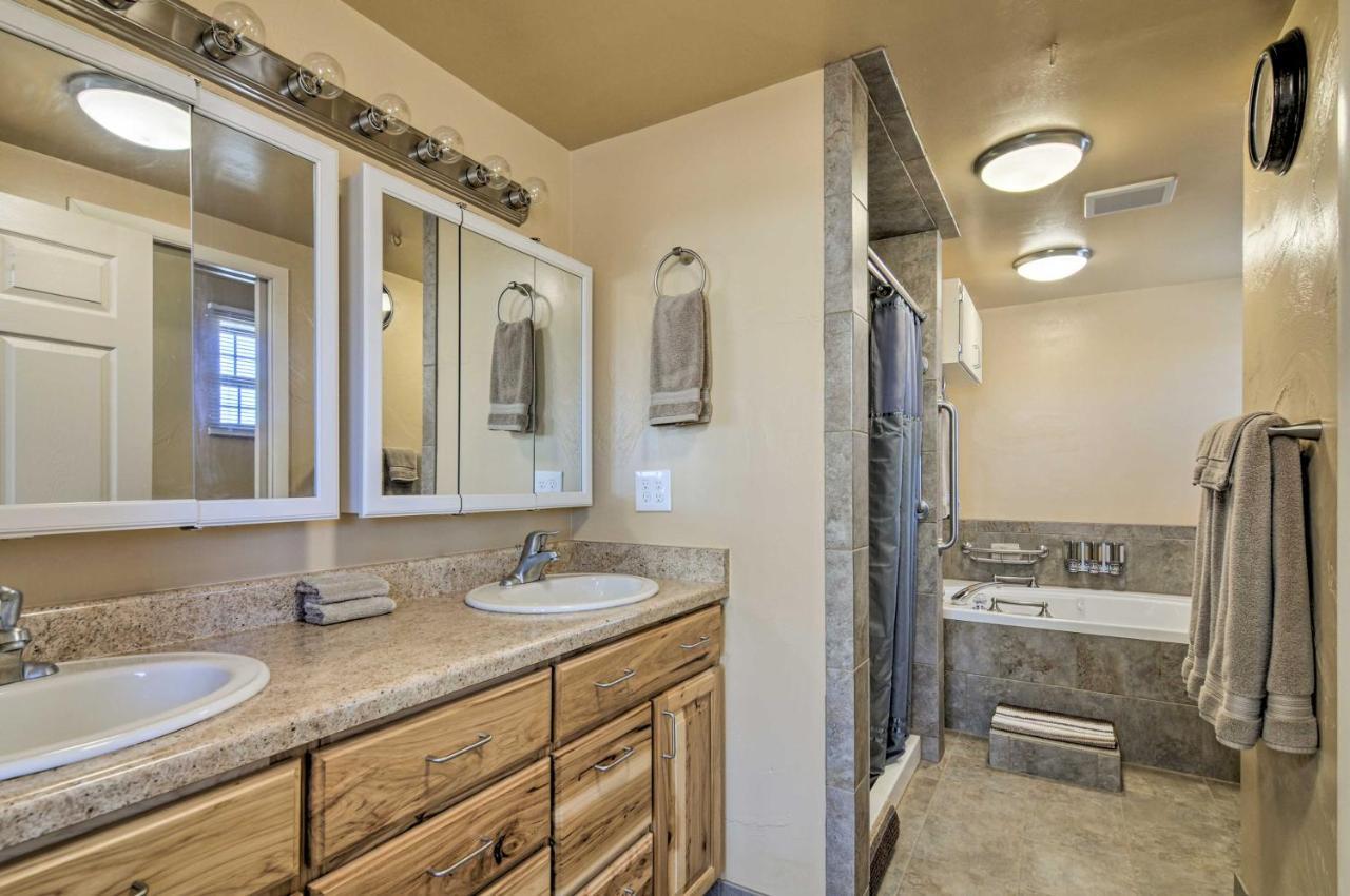 Cozy Home With Canyon Views 2 Mi To Grand Staircase Henrieville Extérieur photo